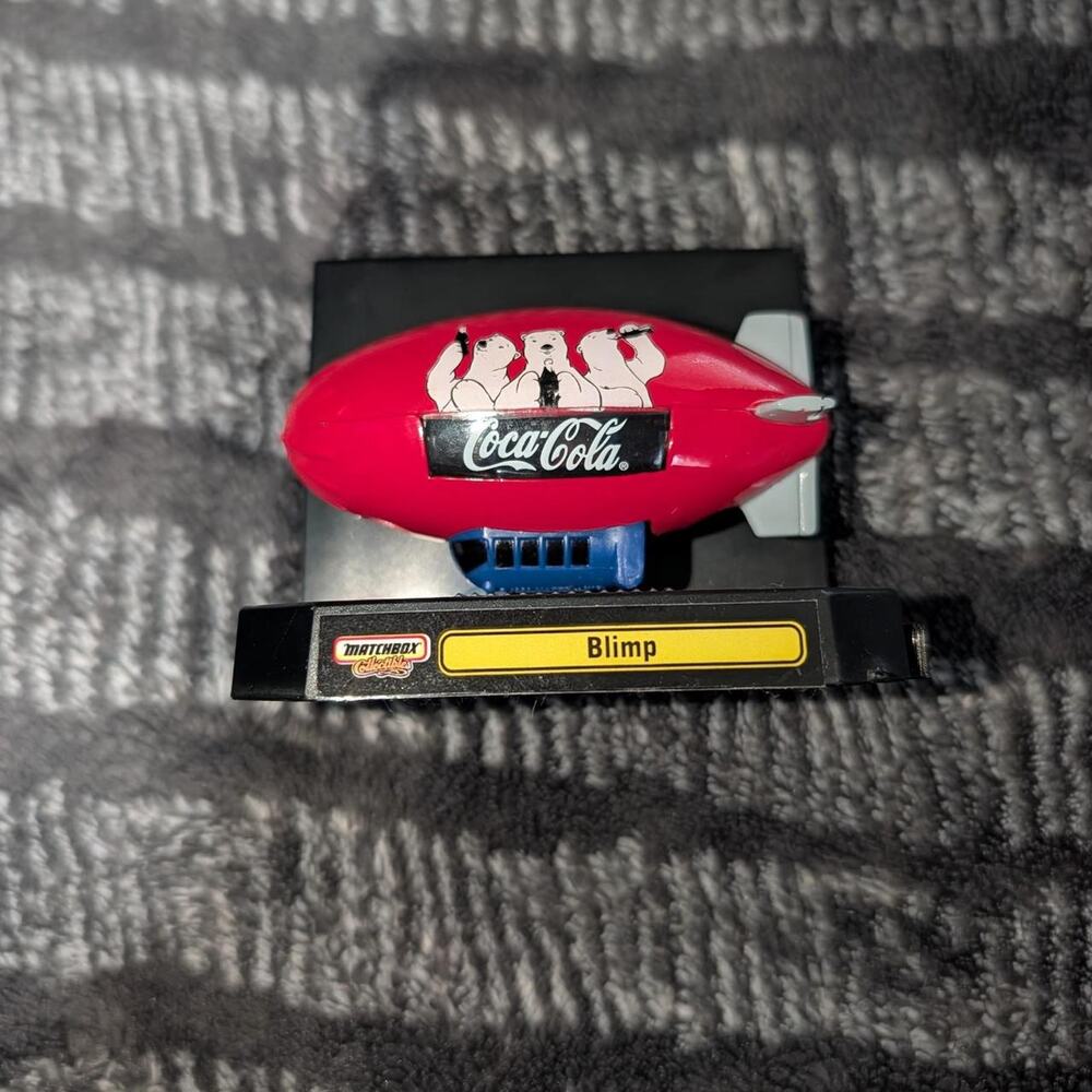 Coca cola 1999 blimp matchbox collectible